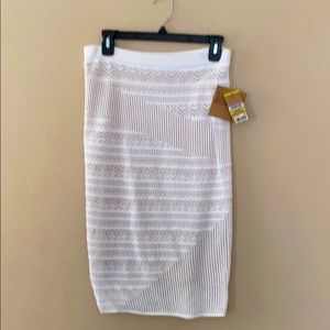 Women’s size M detailed white skirt